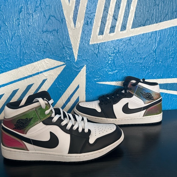 jordan 1 mid heat reactive
